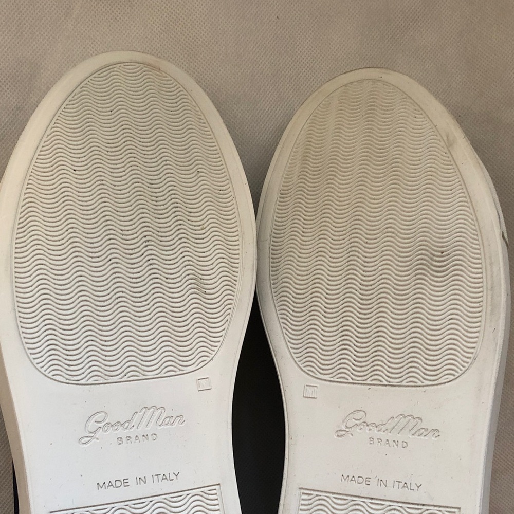 Like New men’s size 9 Good Man Brand Legend Sneakers in Navy and White with box - Picture 9 of 14
